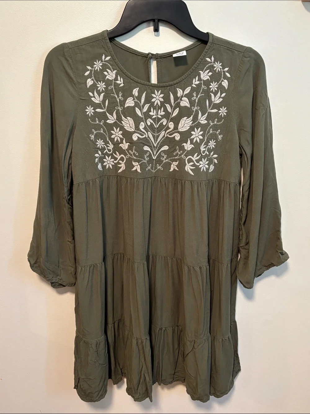 ⭐ 3 for $15 Crazy 8 Olive Green Tiered Dress with White Floral Embroidery